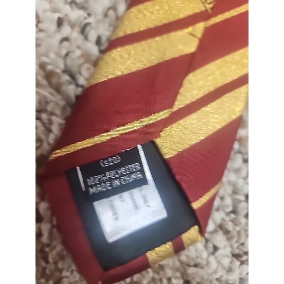 Harry Potter Gryffindor Tie House Crest Logo Colors Necktie Costume 48" NEW - Picture 3 of 4
